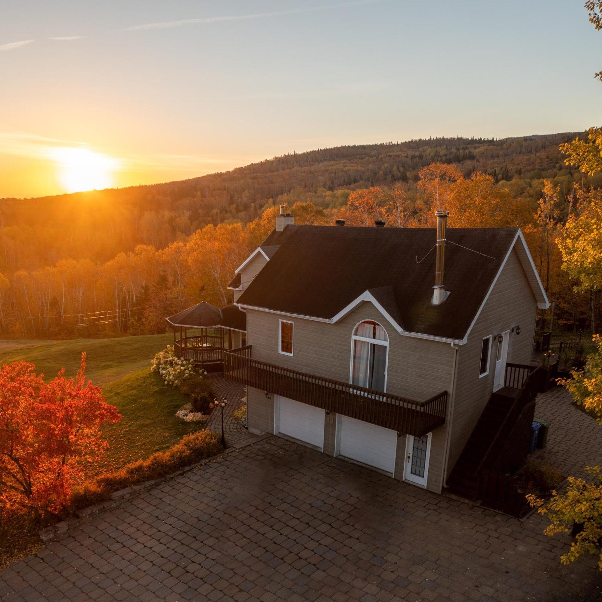 Intimate Apartment With Scenic Views Baie-Saint-Paul Exterior foto
